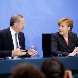 Risoluzione Armena: la Merkel si piega alle richieste di Erdogan