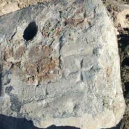 KHACHKAR riemerso dal Lago di Van