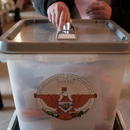 NKR al voto oggi per il referendum costituzionale